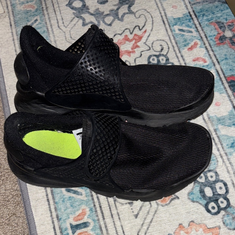 Women’s Black Slip-On Running Shoes